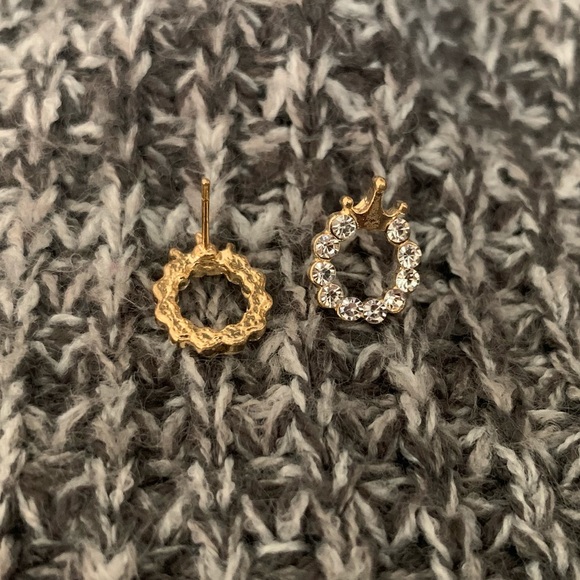 Crown earring - Picture 3 of 4